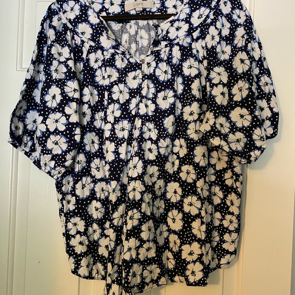 LOFT Women's Navy Floral Top